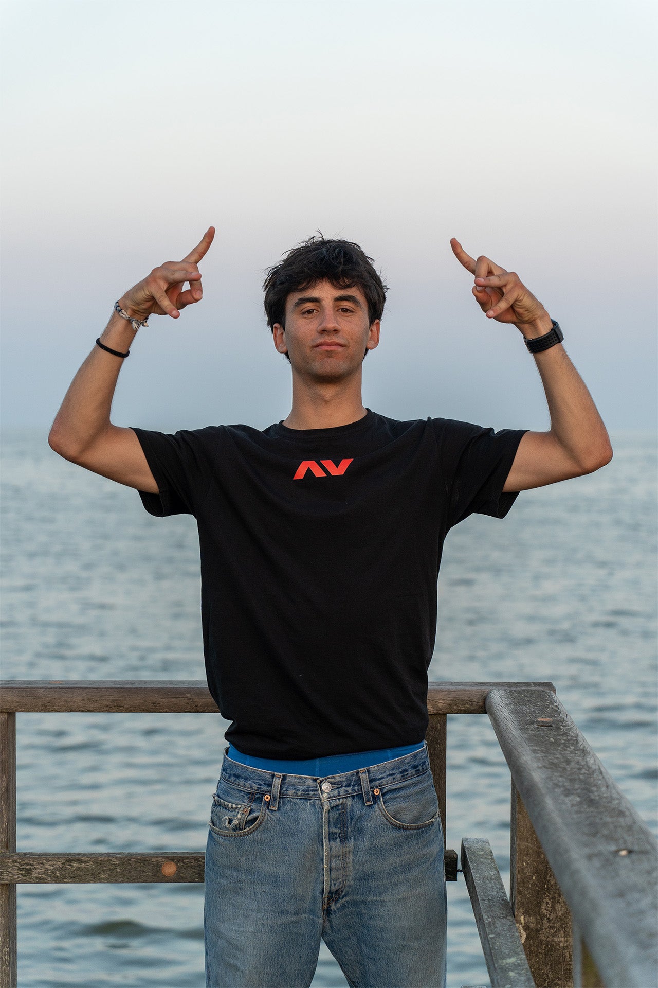 AV7 Peace Makes Peace Tee